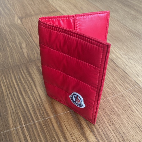 Moncler Nylon Graphic Print Card Holder Passport Cover - Picture 8 of 9